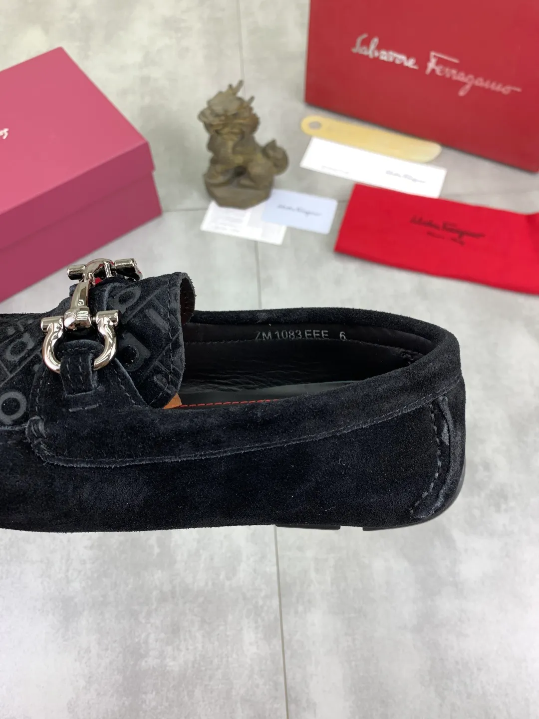 Men's shoes 💰P542 New model, high quality [Ferragamo/Ferragamo] Latest lazy slip-on shoes Original imported calfskin, imported cowhide lining + original luxury metal buckle + original combination outsole Comparison without pressure Code number: 38-45